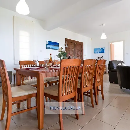 382 Villa