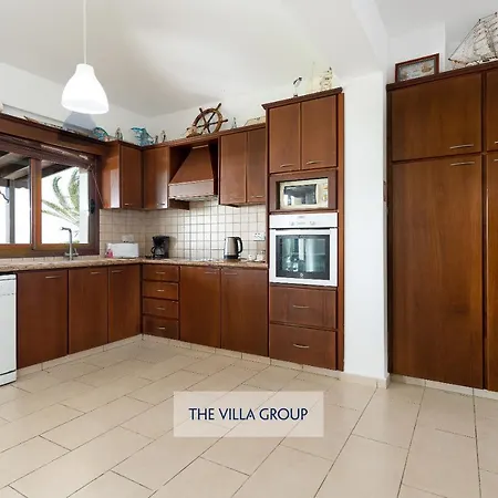 382 Villa Argaka