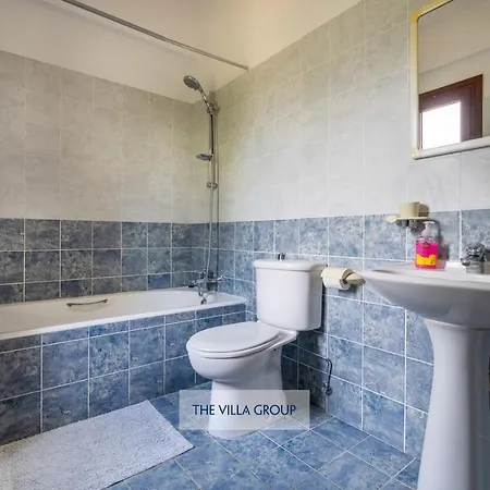 Villa 382 *