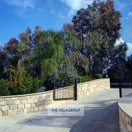 Villa 382